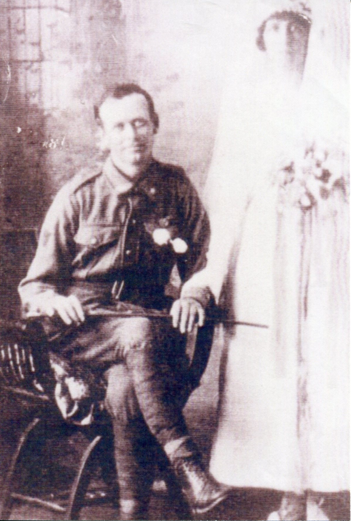 Photo of photos/John (Jack) Ling and Mary J McLennan 1917 portrait